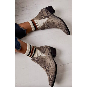 Free People Animal Charm Double V Ankle Boots size 39.5